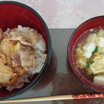 塩麹ご飯×豚丼×青梗菜と豆腐のかき玉汁♡