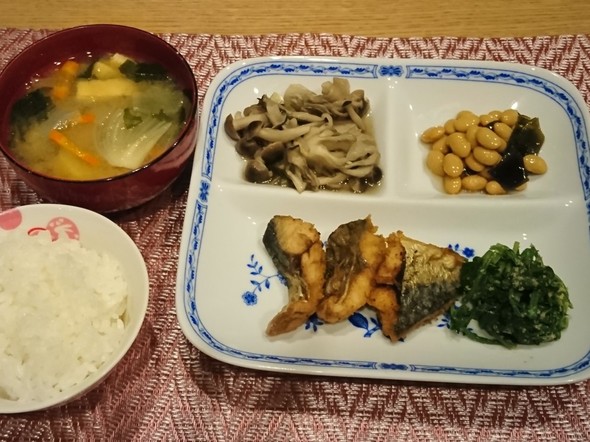 夕食 鯖の唐揚げカレー風味