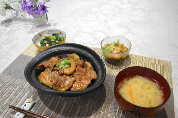 毎日の献立♪(火曜は丼の日)