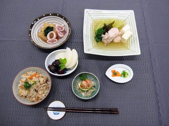 鶏肉の水炊き風&きのこともち麦のごはん