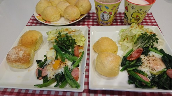 朝食 ほうれん草エッグチーズ焼き