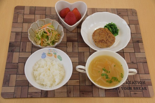 にんじんバーグ&切り干し大根中華和え