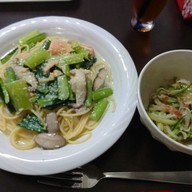 小松菜と鮭のクリームパスタ