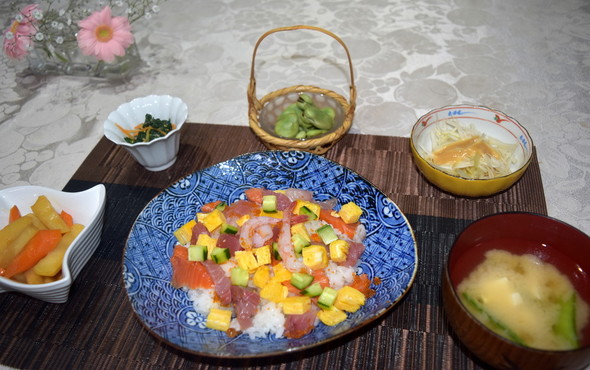 毎日の献立♪(火曜は丼の日)