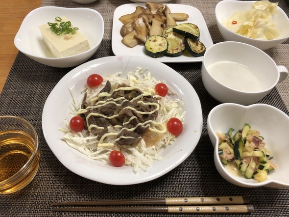 野菜多めの洋風丼ディナー。