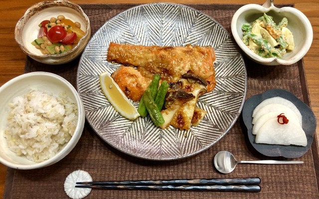 鮭 バター焼きの献立 クックパッド 簡単おいしいみんなのレシピが359万品
