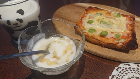枝豆のピザトースト×バナナヨーグルト♡