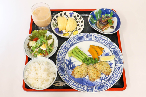 豚ヒレ肉の香草パン粉焼き&カラフルサラダ