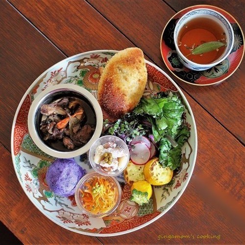 地元パン屋さんの焼きカレーパンでブランチ