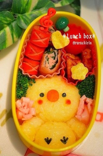 ✿年少怪獣のお座りピヨちゃんお弁当✿