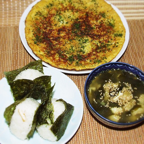 松茸風味おにぎりとオムレツ、スープセット