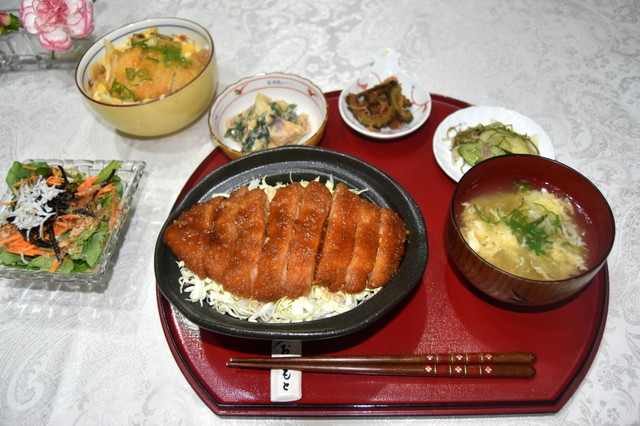 毎日の献立 飯 丼物 ソースカツ丼 By Mielle クックパッド みんながのせた献立