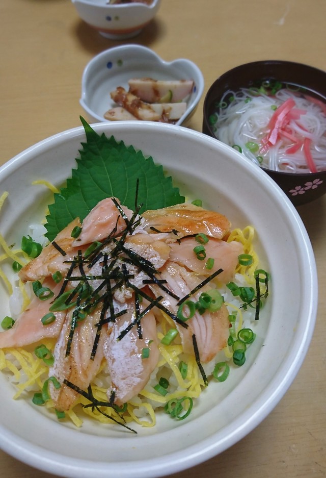 トロサーモンの炙り丼 By 2児ママみきてぃ クックパッド みんながのせた献立