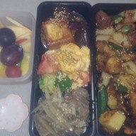 鶏肉と長芋とオクラのスタミナ炒めの弁当