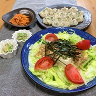 ニラまんじゅう・豆腐サラダ・ごま和え2種