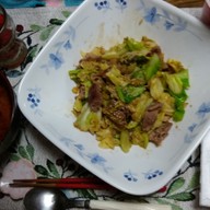 豚肉とキャベツの味噌炒めの夕食