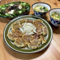 餃子・豆腐サラダ.・中華スープ