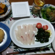 真鯛のお造りとミニ稲荷寿司の夕食