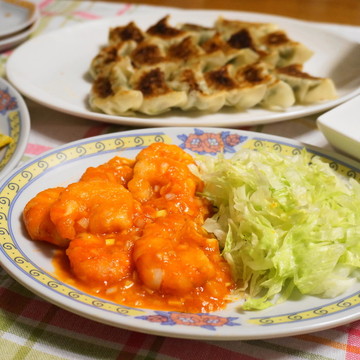 中華の夕食☆海老チリ×野菜たっぷり餃子