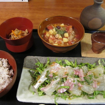 鯛のカルパッチョメインの夕食