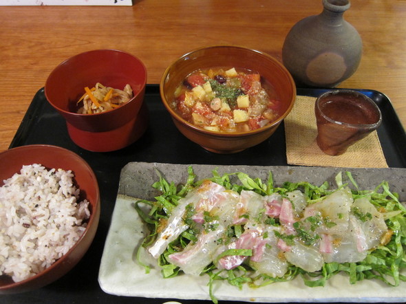 鯛のカルパッチョメインの夕食