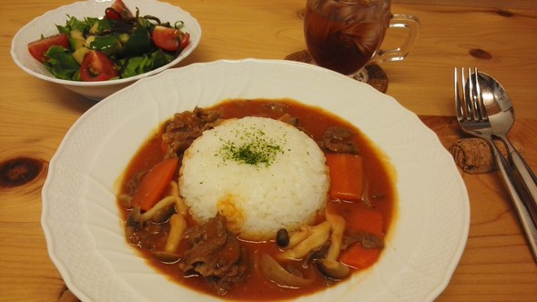 手作りハヤシライスのランチ