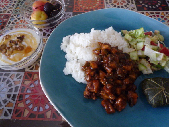 鶏肉とナスとズッキーニのケチャ炒め煮昼食