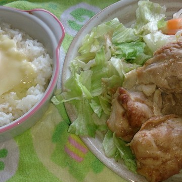 昼食  鶏の照り焼き&卵チーご飯