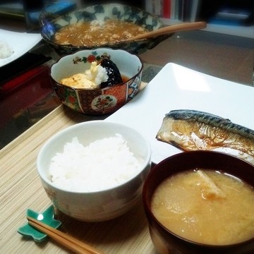 焼き魚で和食なご飯