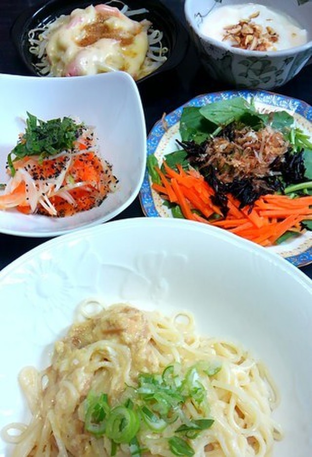 ヨーグルトにヤクルトかけました な昼食 By Sp クックパッド みんながのせた献立