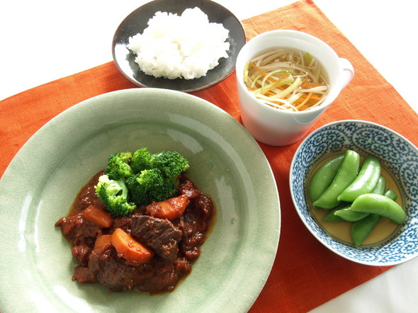 牛肉のトマト煮の夕食献立