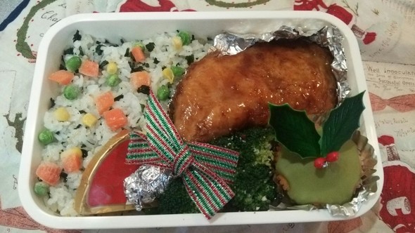 キャラ弁じゃないけどクリスマスっぽい弁当