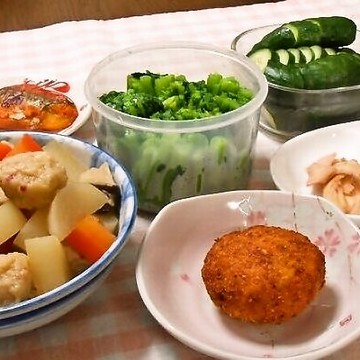 野菜と蟹団子の煮物で夕食