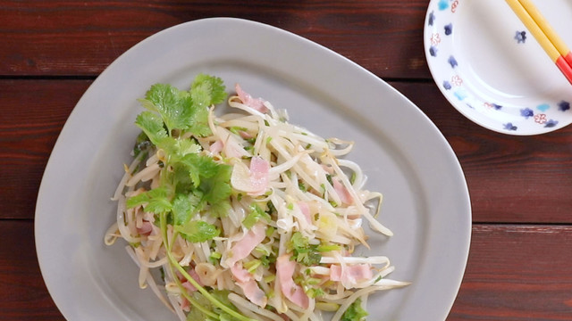 動画 もやしとねぎのガーリックパクチー炒め クックパッド料理動画